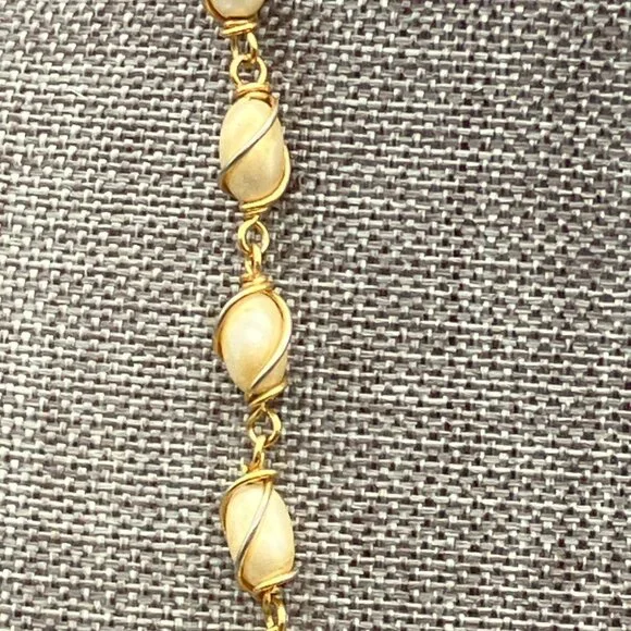 Napier Gold Pearl Necklace 24 In Swirl Cage Oval Retro Vintage Classic Elegant - Picture 3 of 6